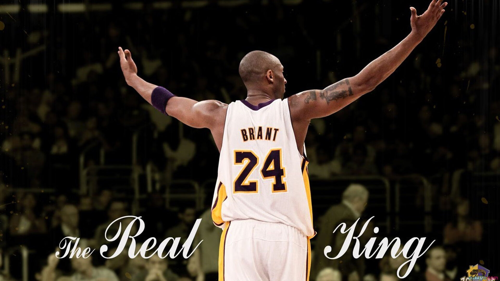 爱游戏电竞全站-半场比分：54-51，北京队领先，比赛高潮不断，北京队比赛视频直播