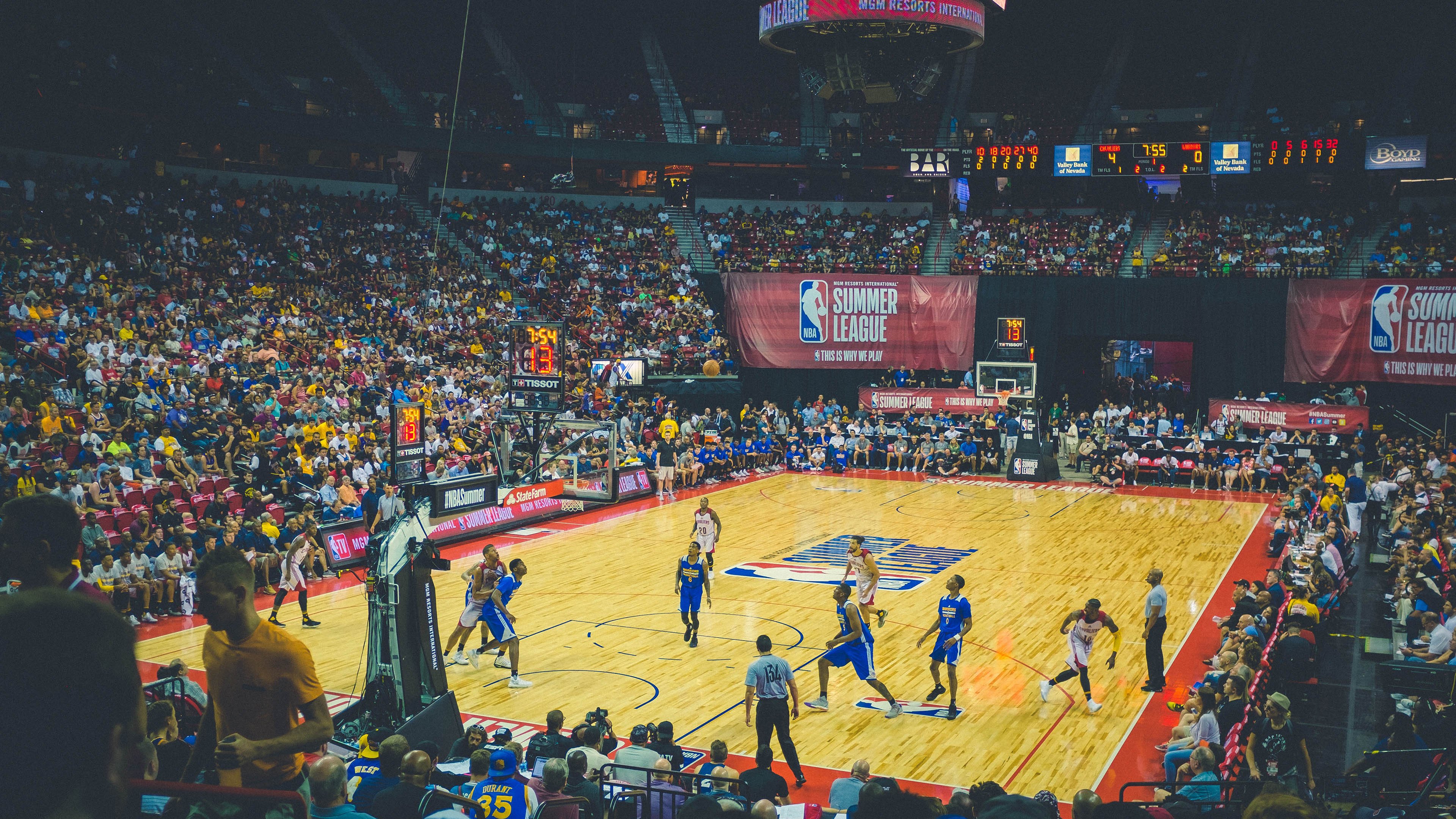 球场战术：不同教练的战术理念深度解读，篮球战术教练