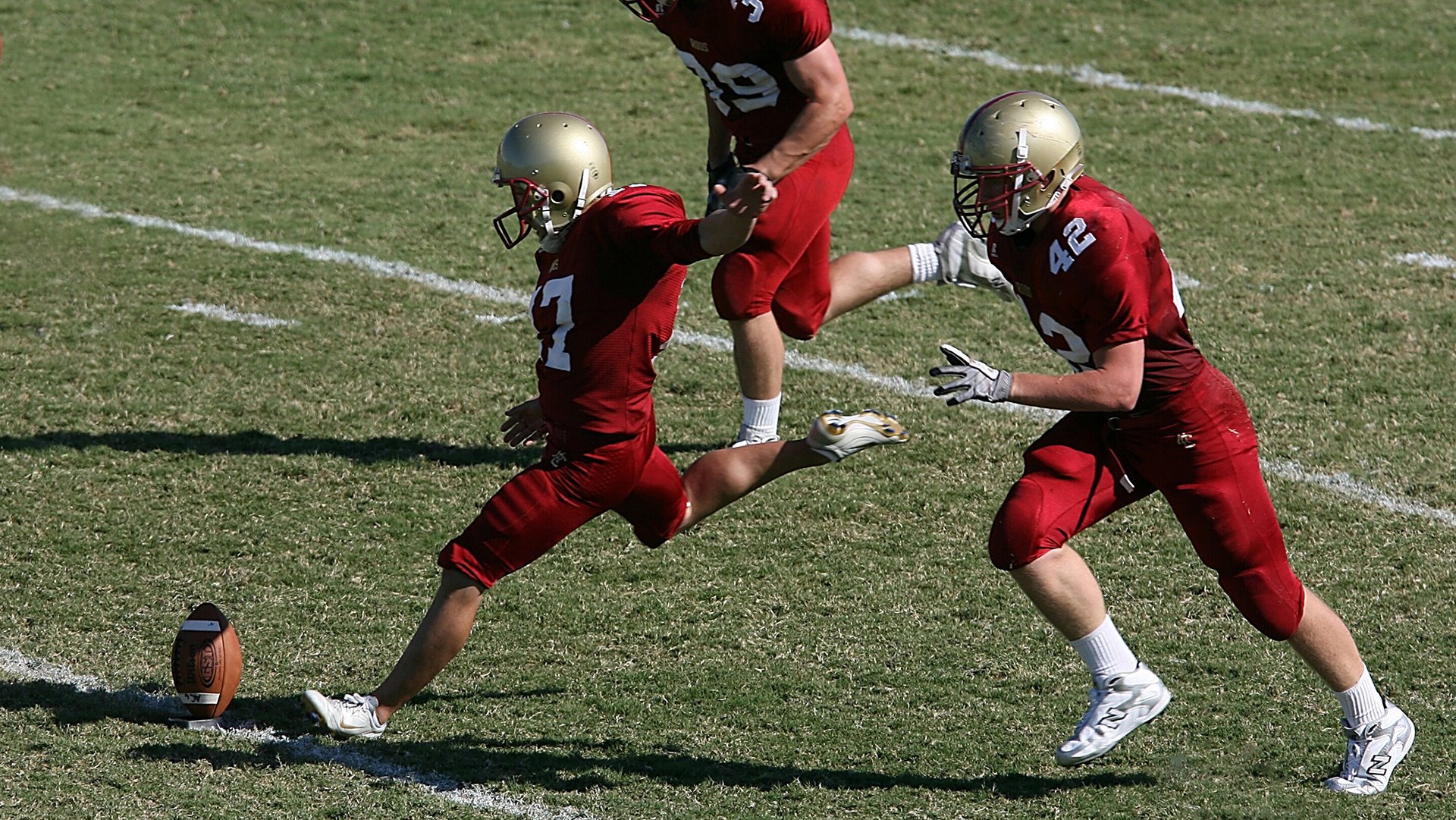 龙狮舞表演结合竞技，传统运动新创新